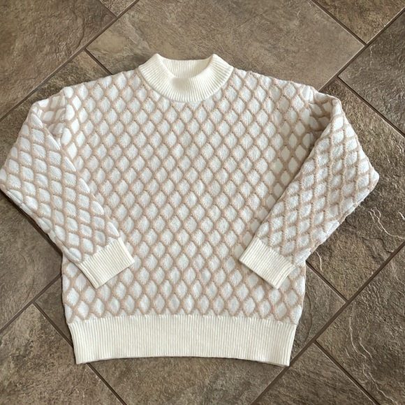 Oatmeal Diamond Knit Sweater - Picture 7 of 11